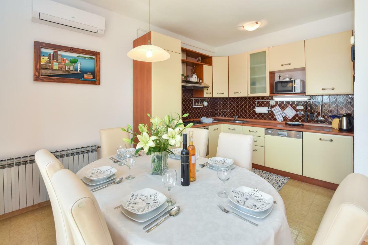 Kaštela Apartment Bezic מראה חיצוני תמונה