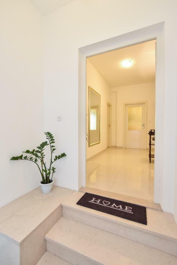 Kaštela Apartment Bezic מראה חיצוני תמונה
