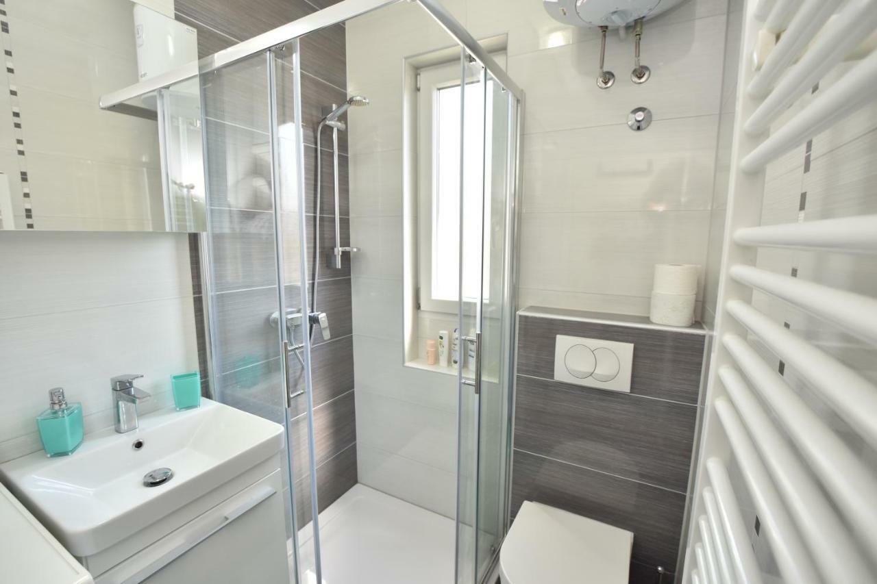 Kaštela Apartment Bezic מראה חיצוני תמונה